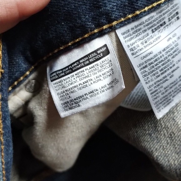 Levi's Dark Blue Flat Front Men's Shorts - Picture 11 of 13